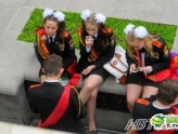 俄罗斯出美女，看俄军校漂亮毕业女生豪放抽烟！